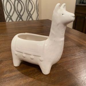 WHITE CERAMIC LLAMA PLANTER